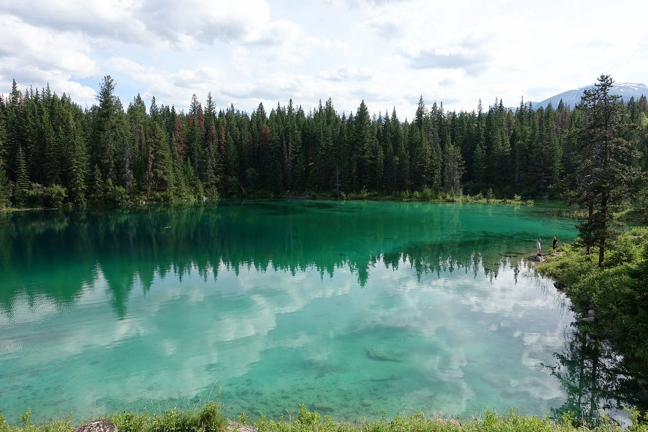 Image - lake jasper alberta canada park