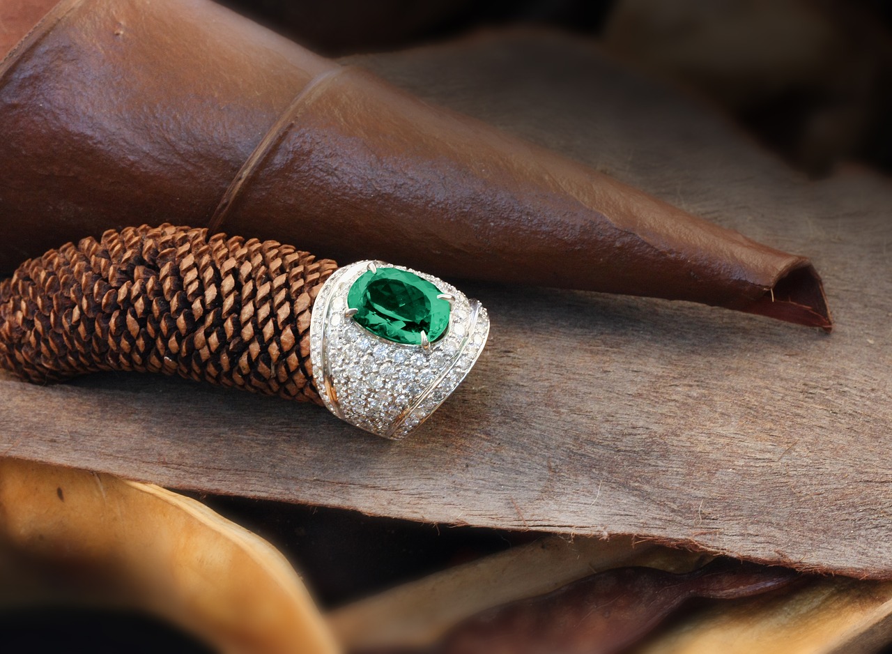 Image - ring emerald gold white nature