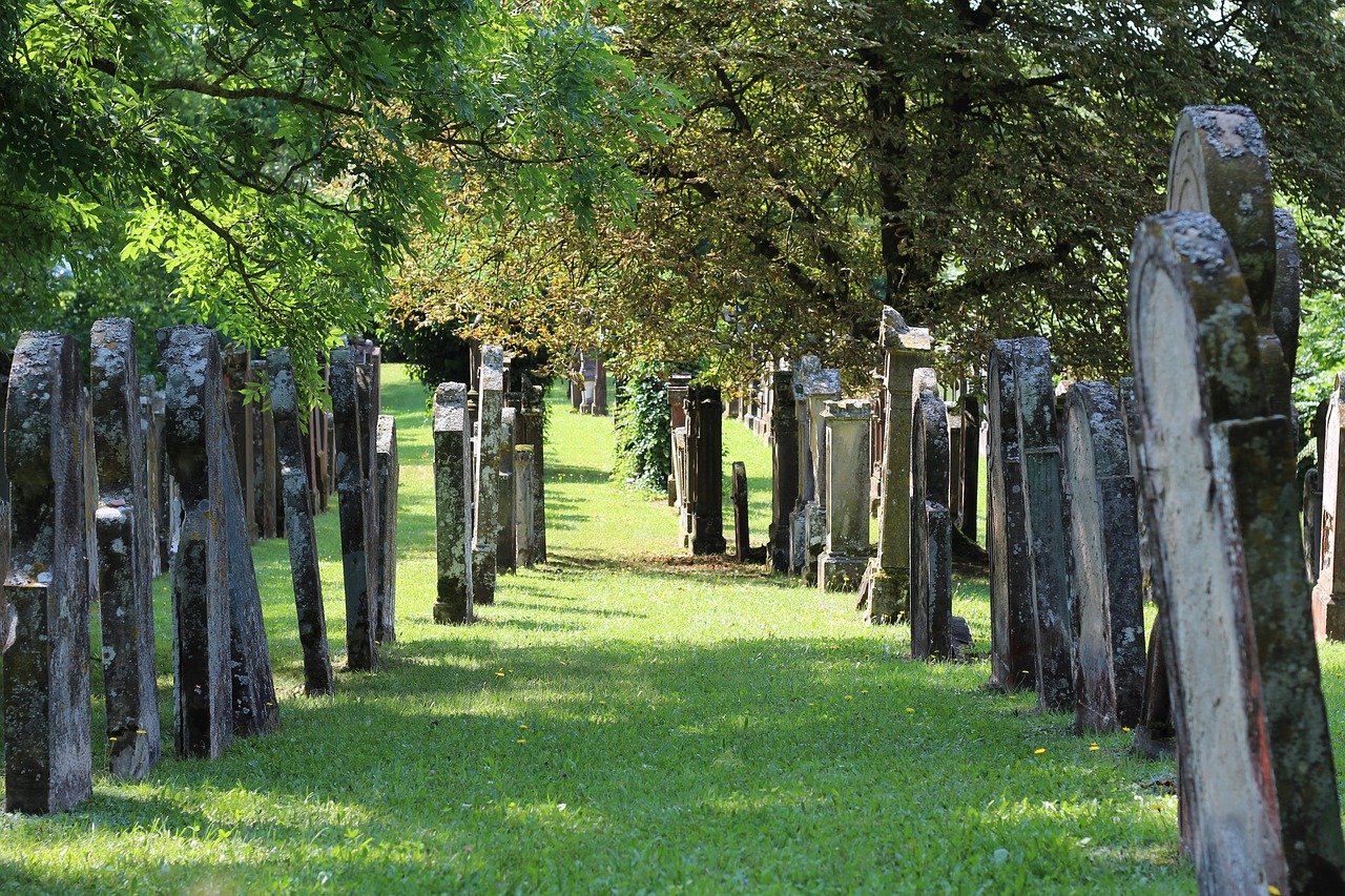 Image - jewish cemetery tombstone