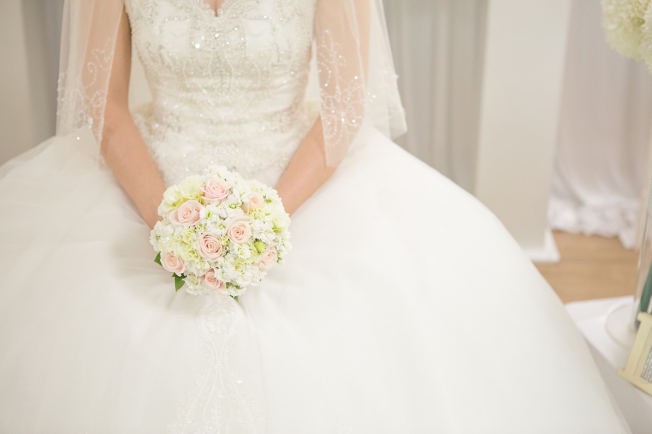 Image - marriage wedding bouquet priest
