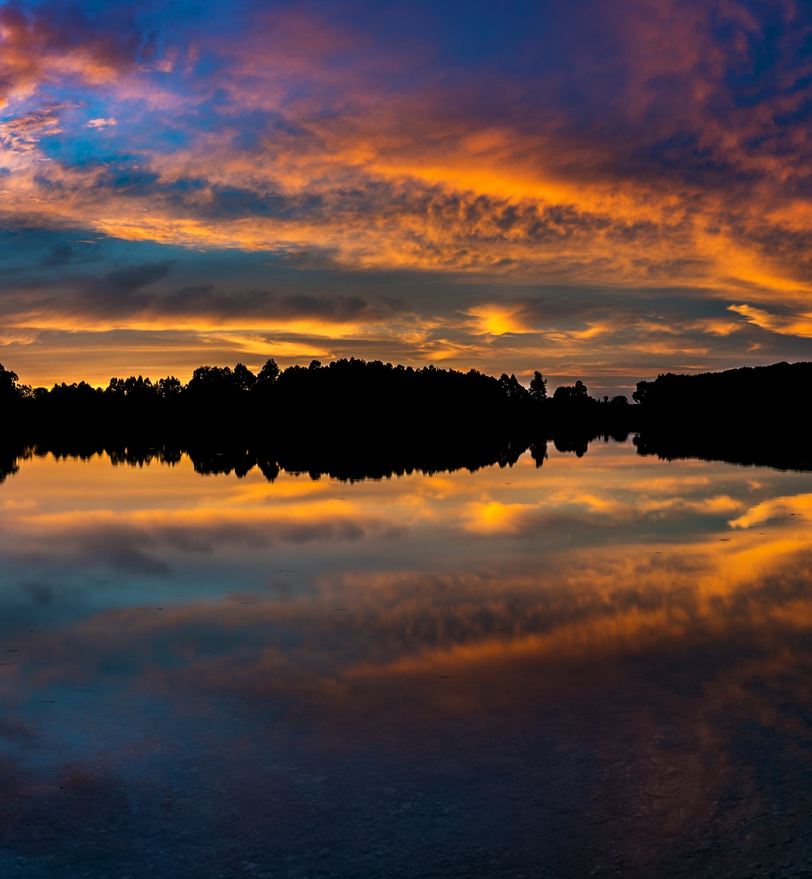 Image - sunset lake mirroring reflection