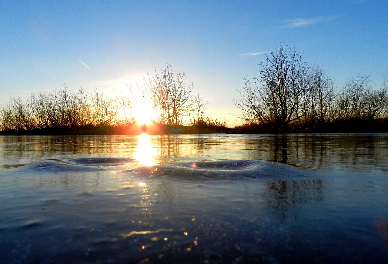 Image - lake tracks freezing ice