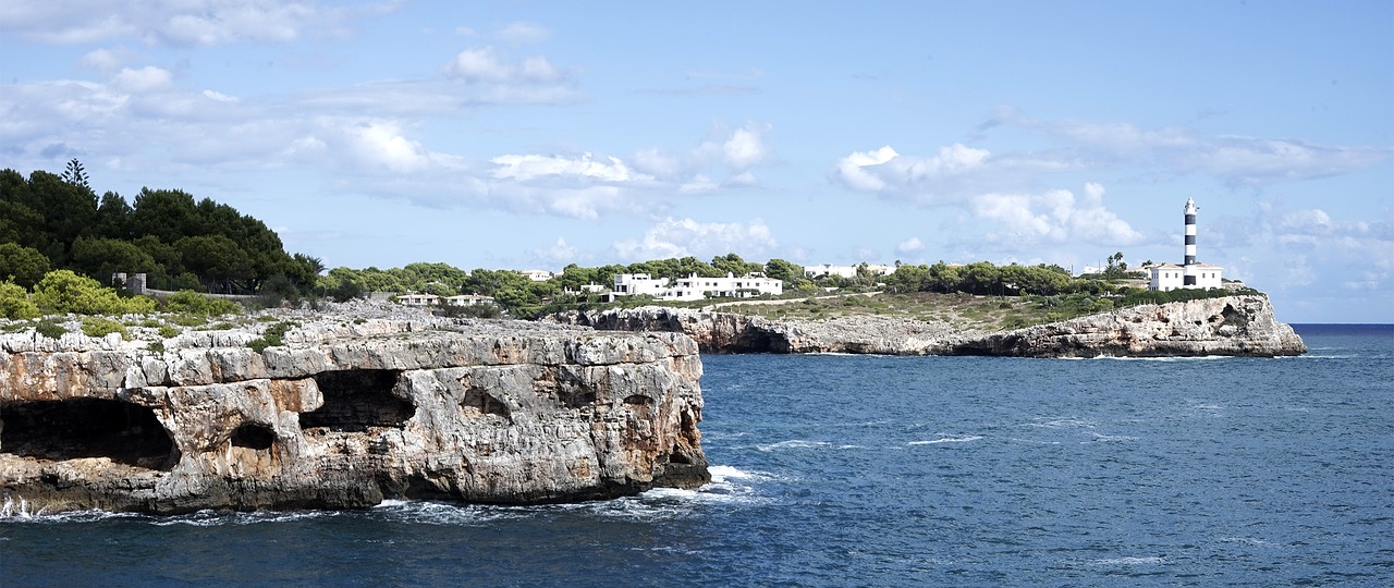 Image - lighthouse panorama sea side