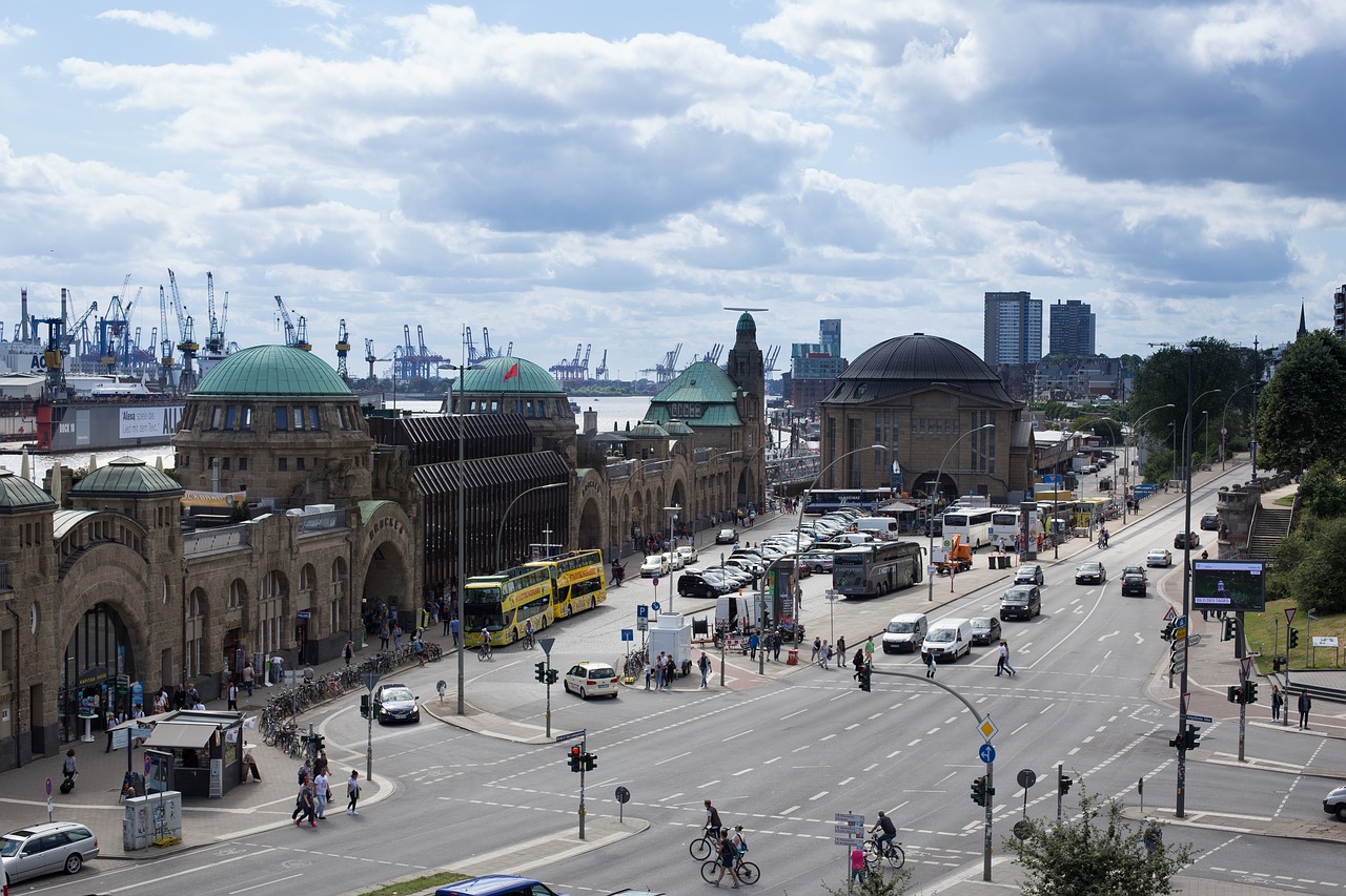 Image - hamburg landungsbrücken skyline