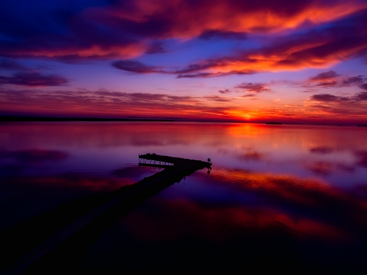 Image - lake michigan water sky clouds