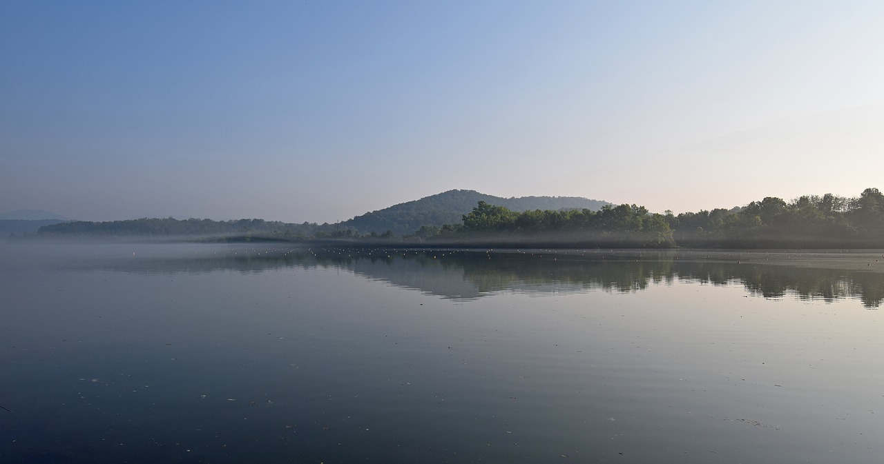 Image - melton lake on foggy morning fog