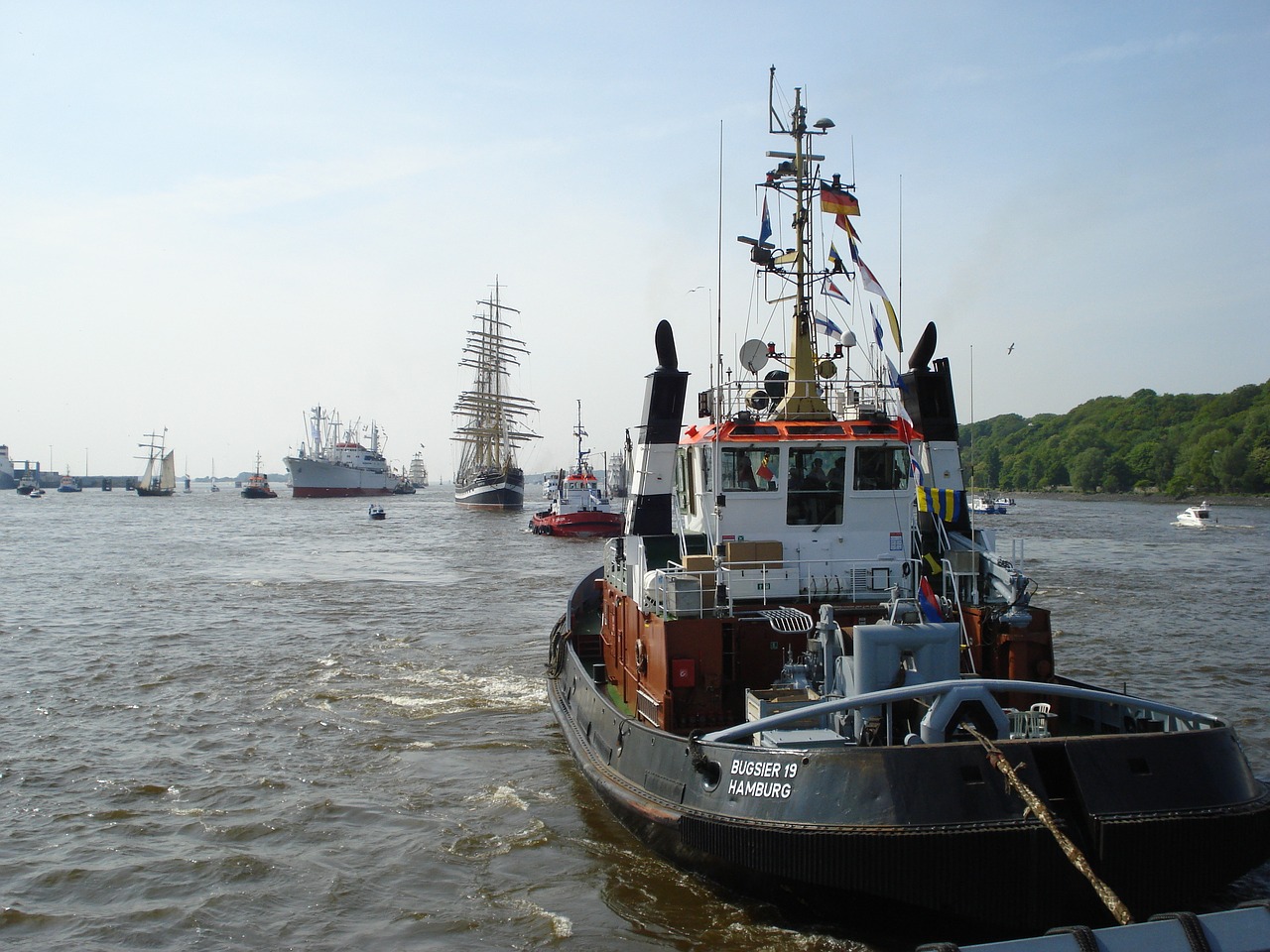 Image - hafengeburtstag hamburg tug