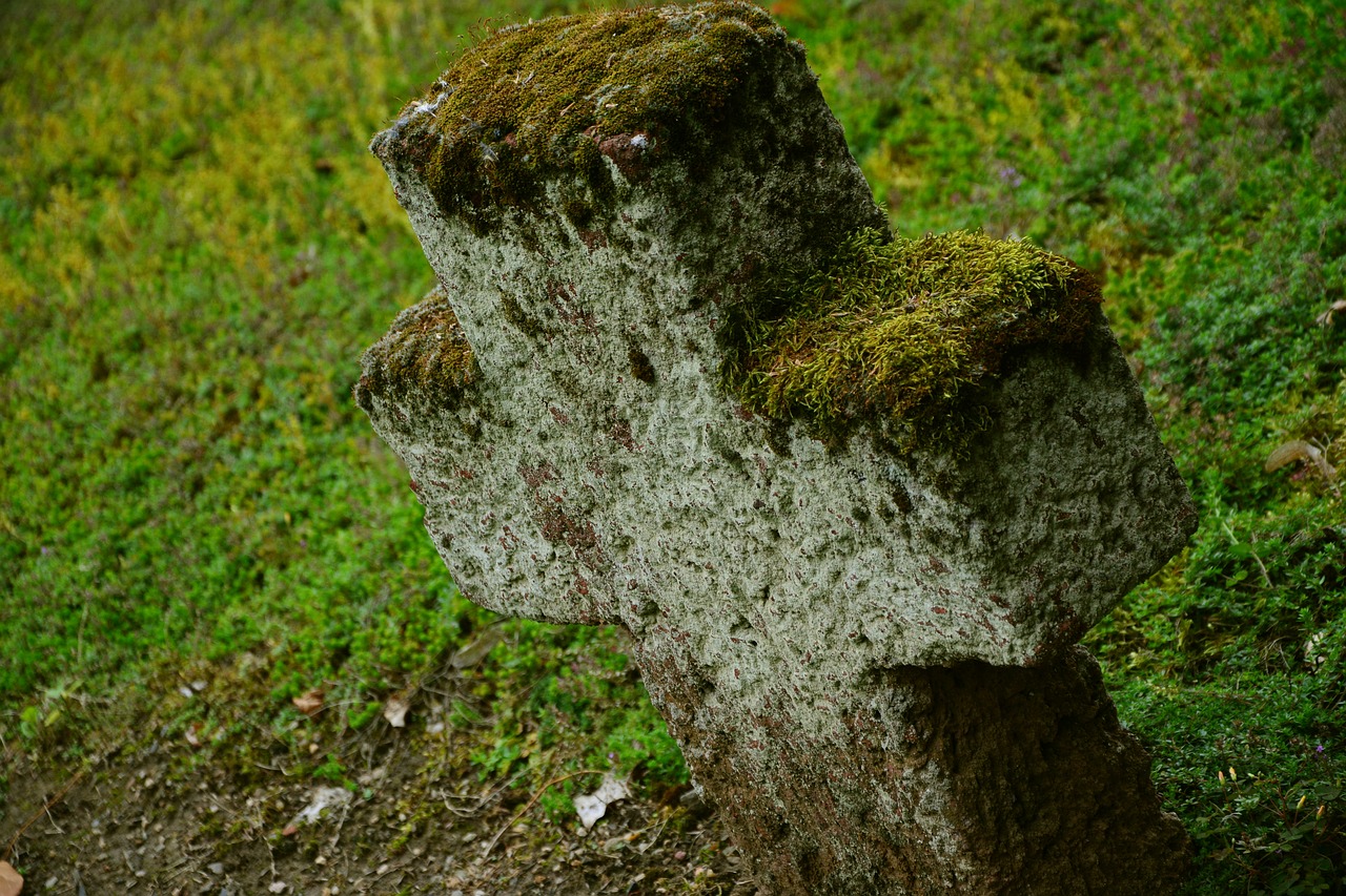 Image - stone cross cross cemetery tomb