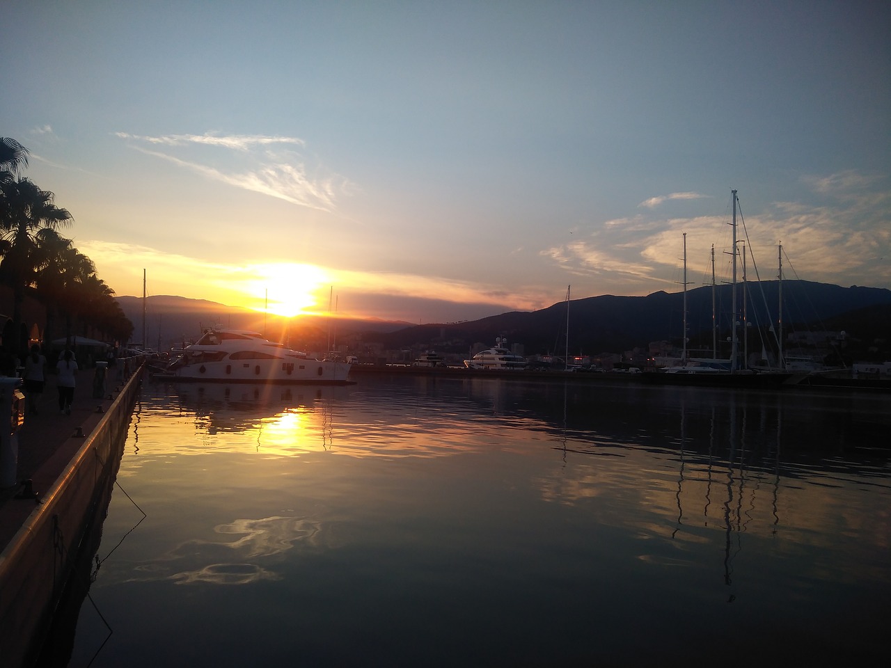 Image - genoa sunset porto marina ships