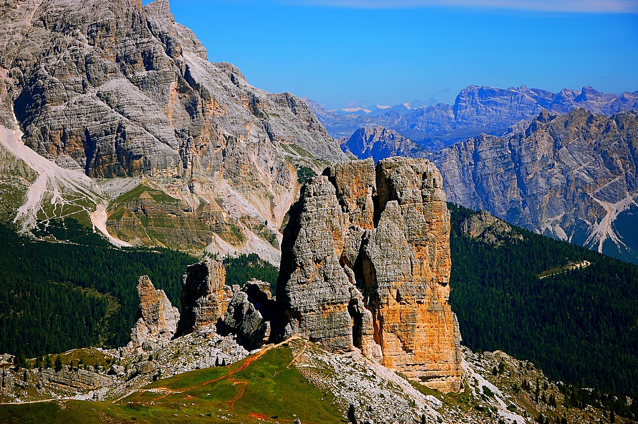 Image - chinque torre dolomites mountains