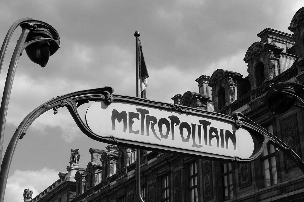 Image - paris metro metro station shield