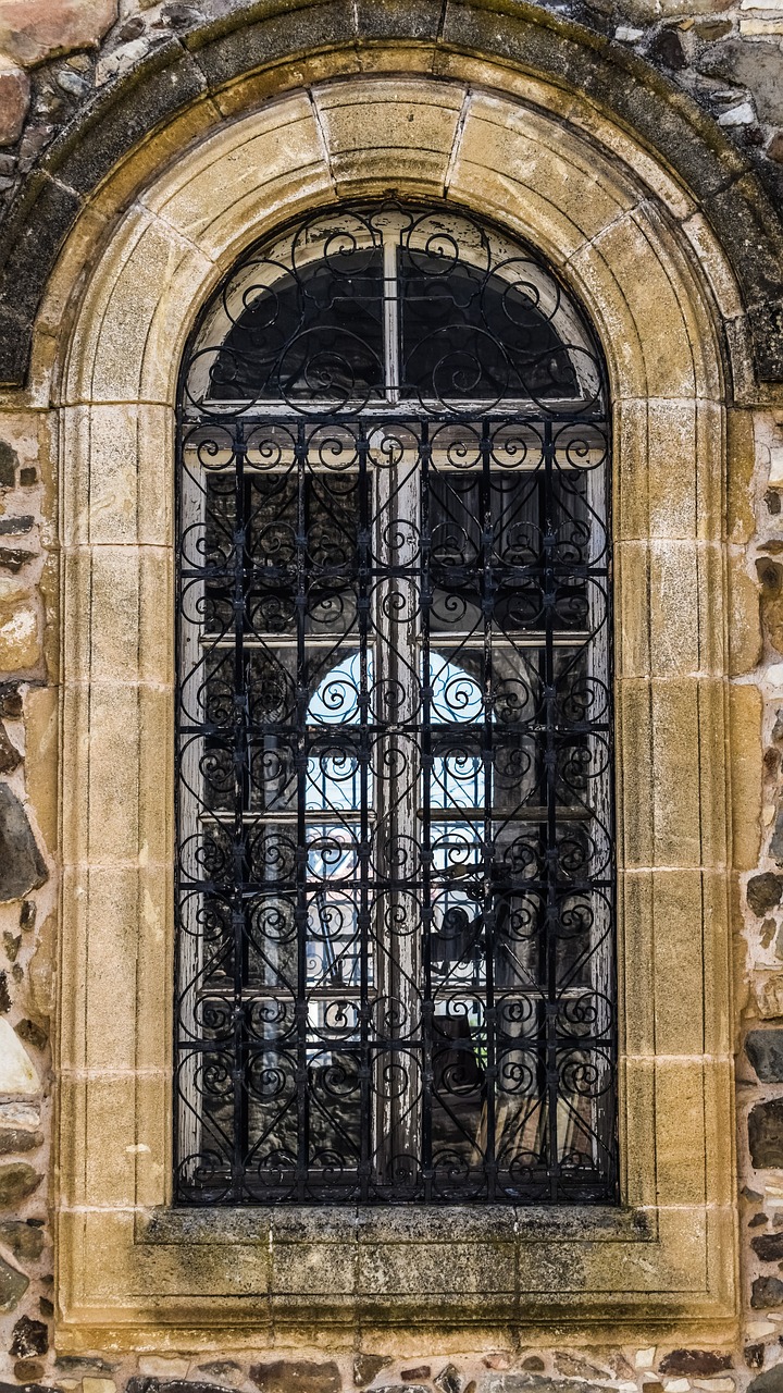 Image - window church stone built