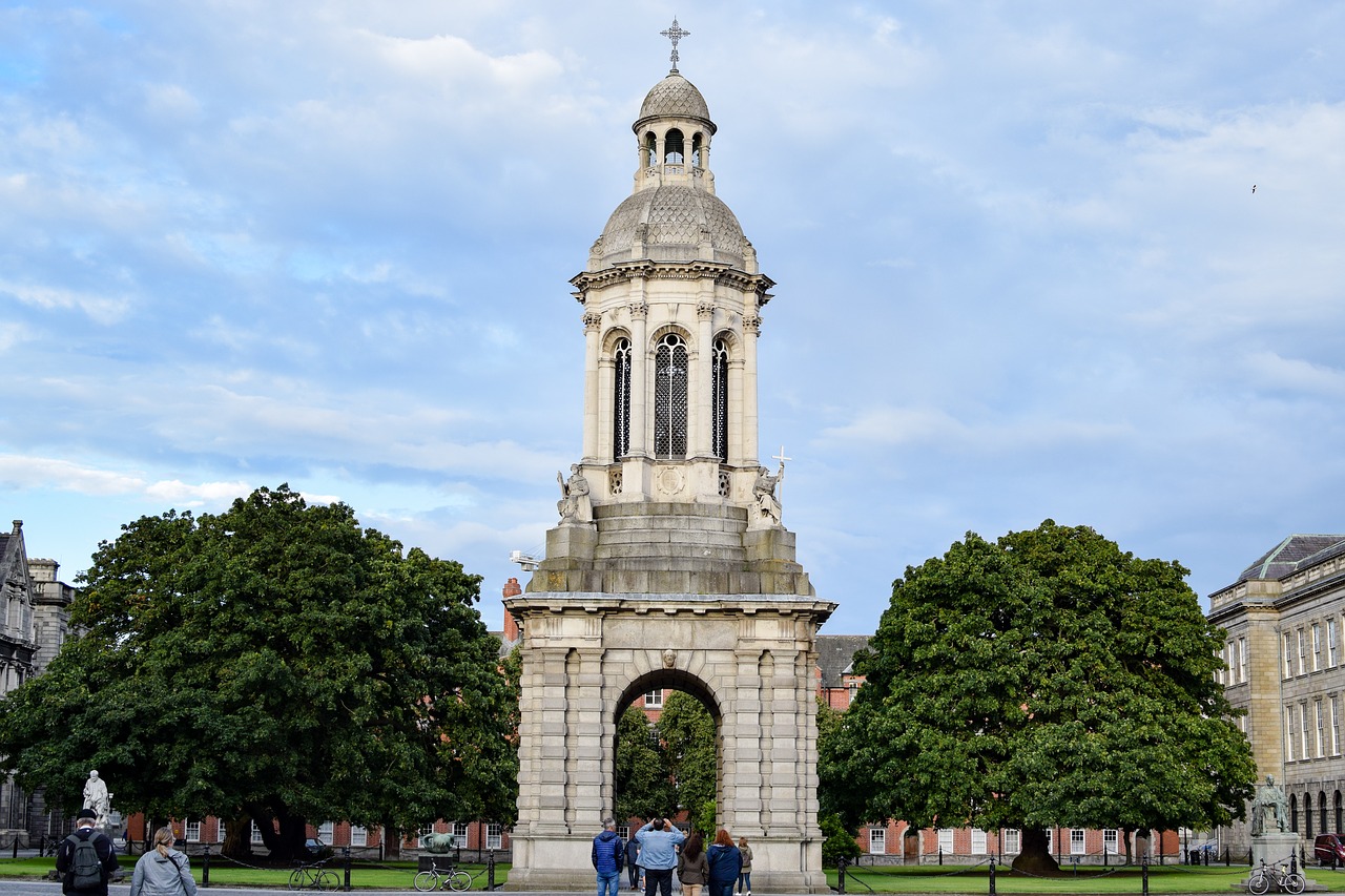 Image - tower tourists trinity college