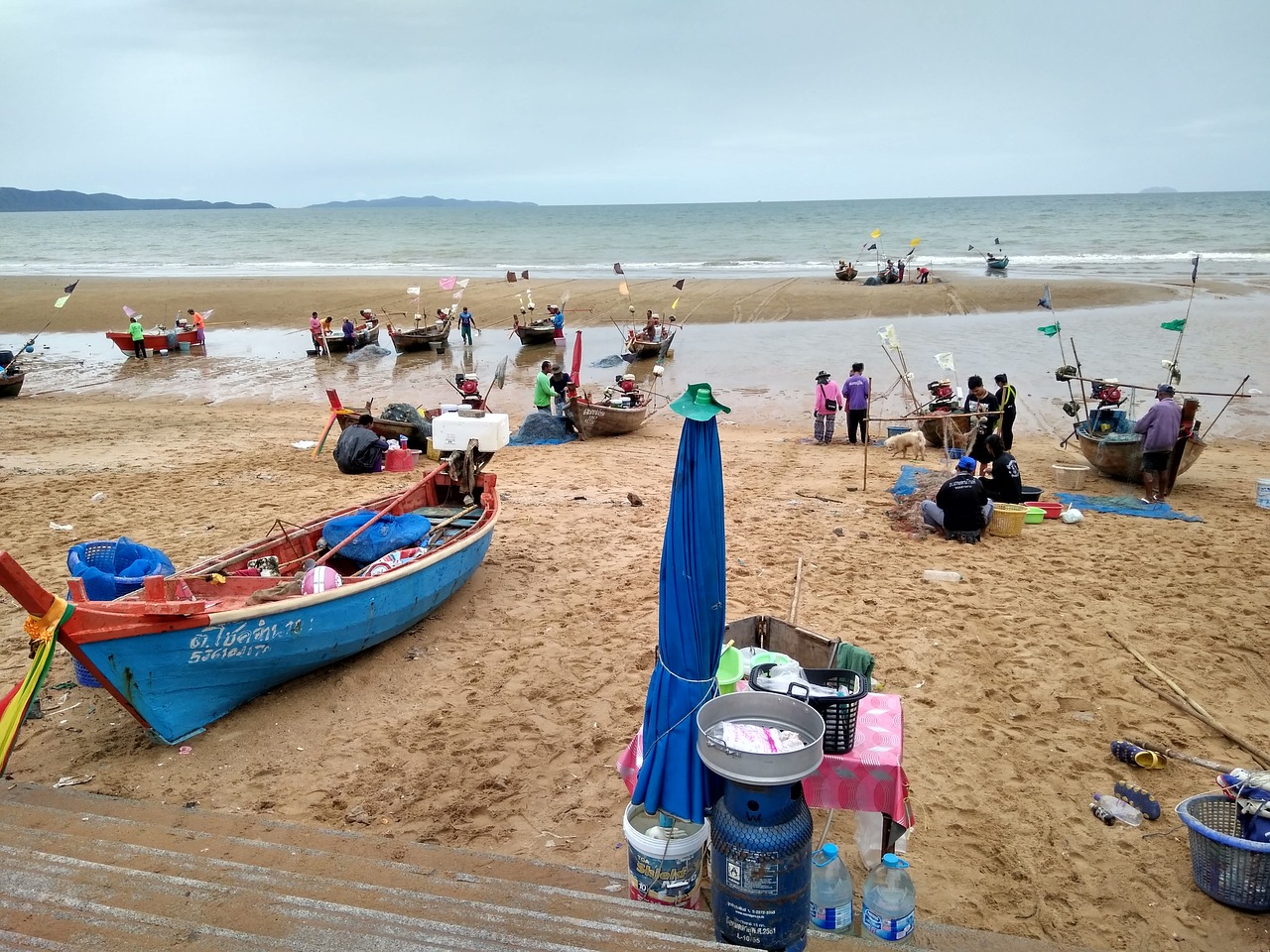 Image - beach fishing boats thailand