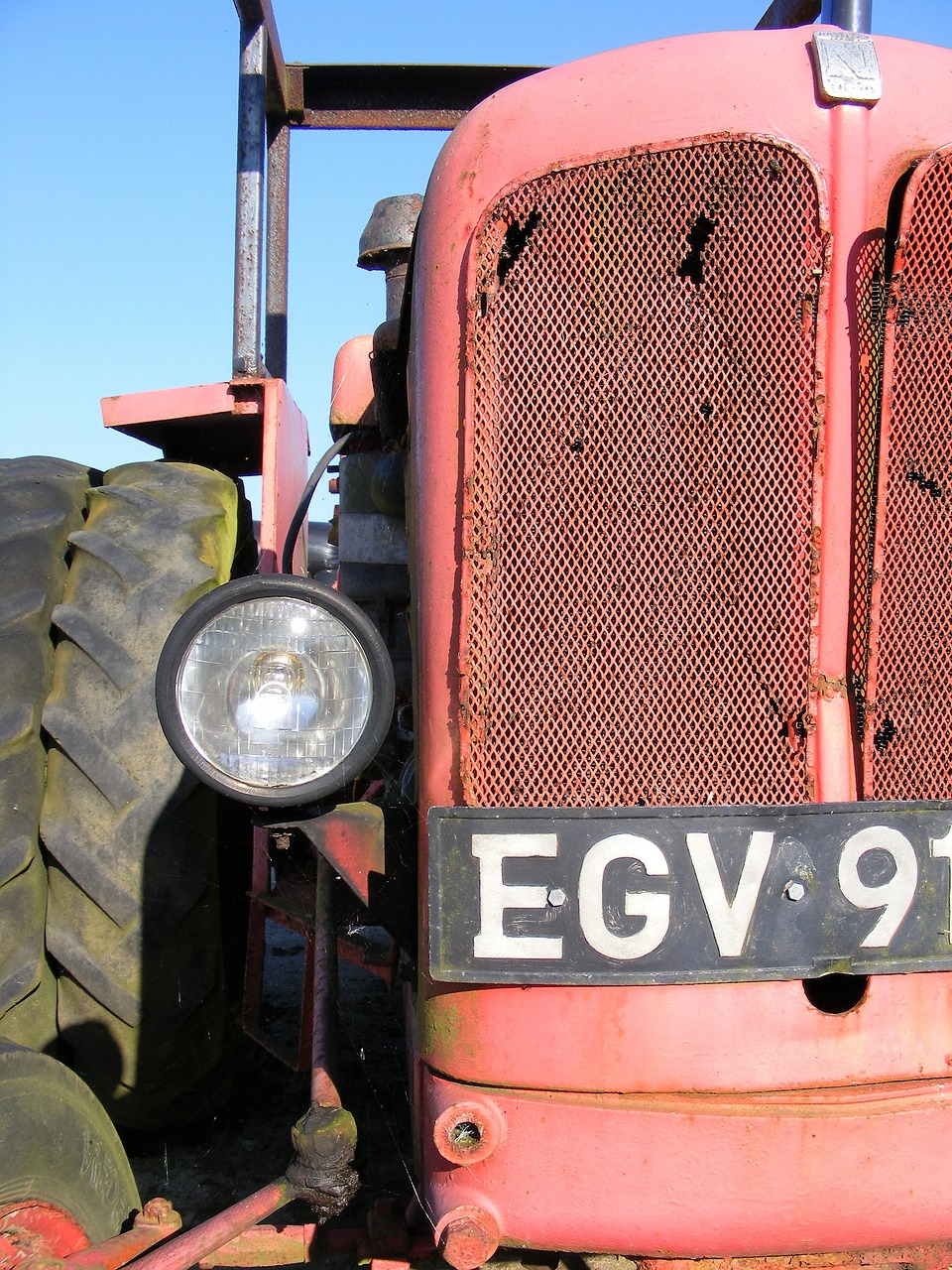 Image - tractor vintage rust agriculture