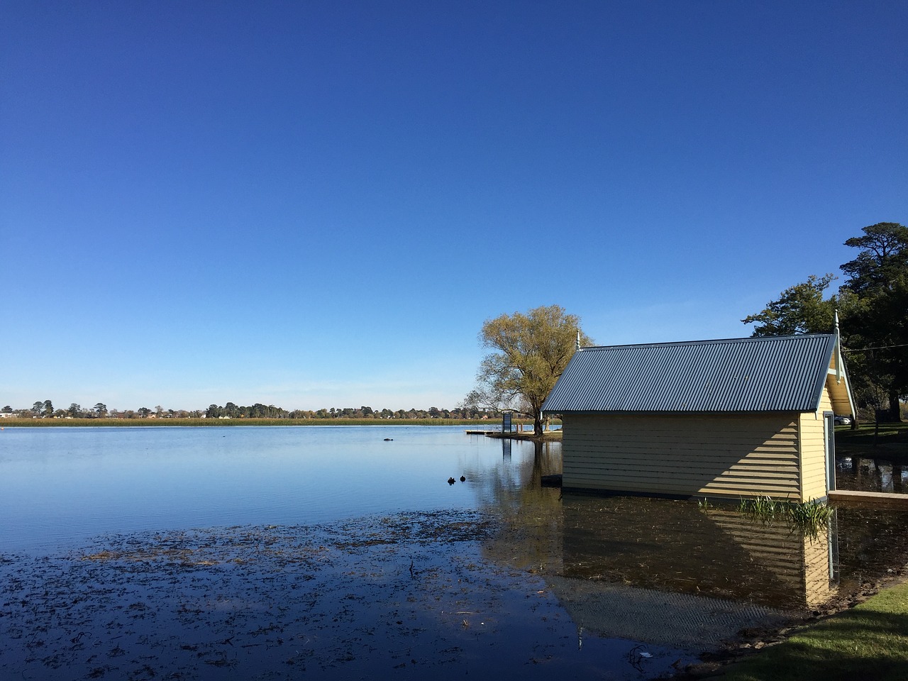 Image - boathouse wendouree ballarat sky