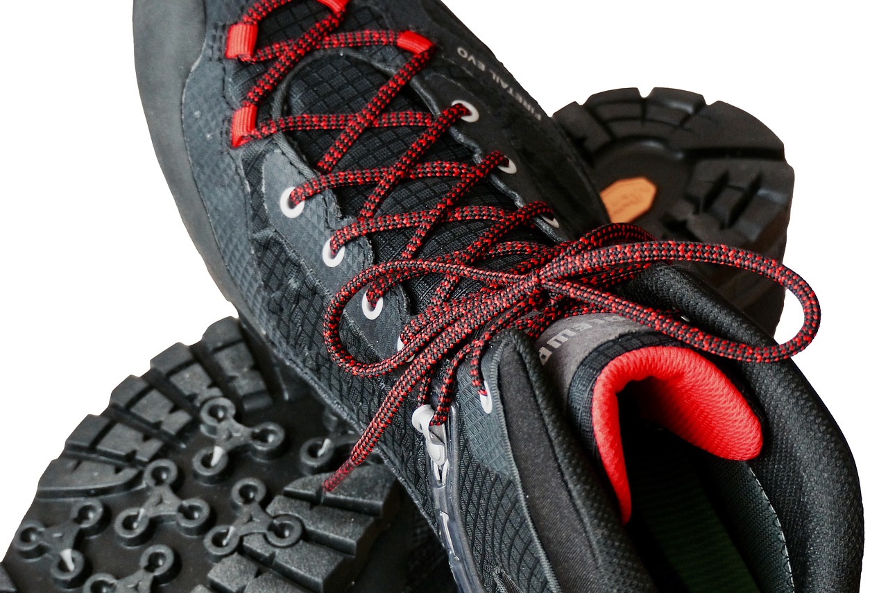 Image - walking walking shoe profile