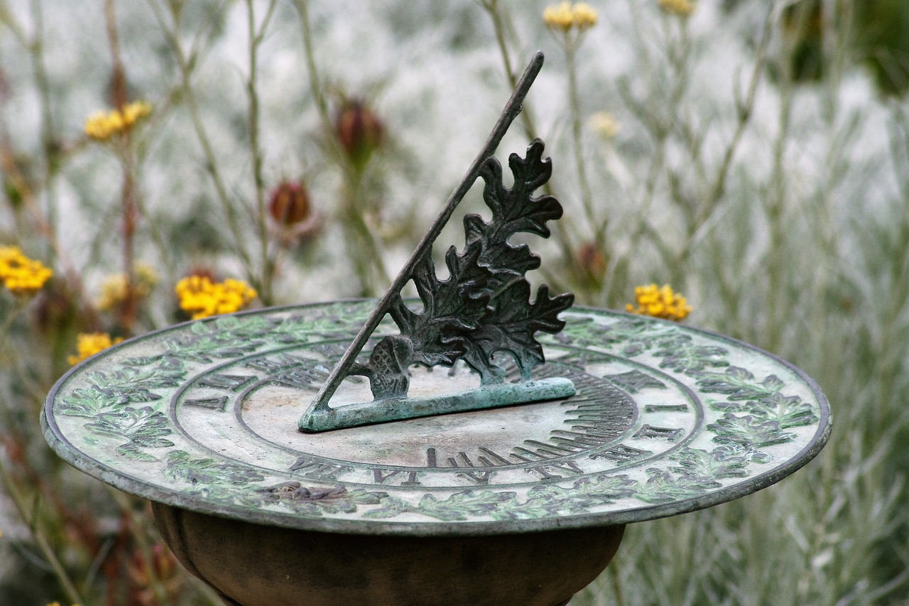Image - sundial object garden ornament time