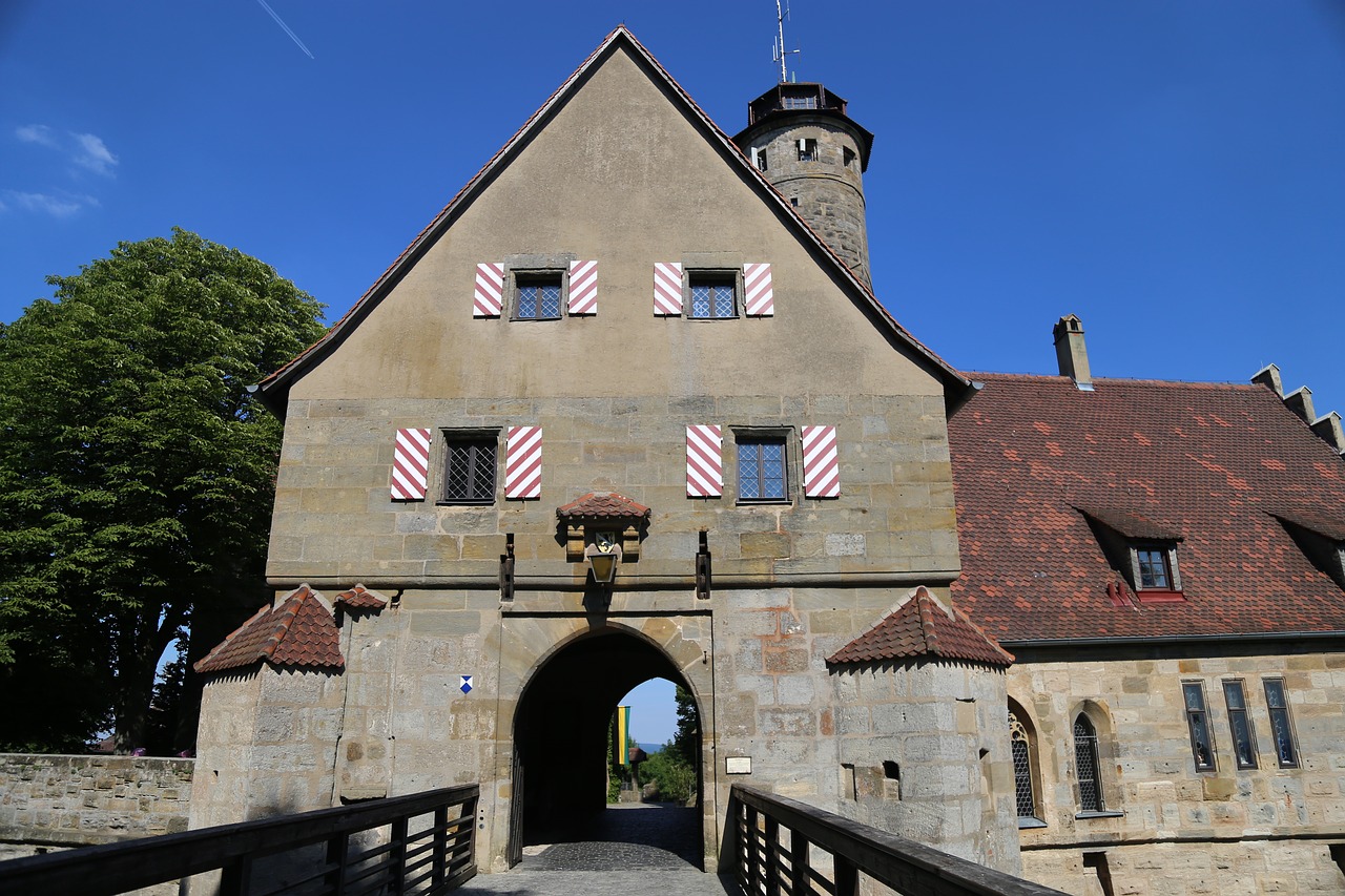 Image - castle gate castle entrance bridge