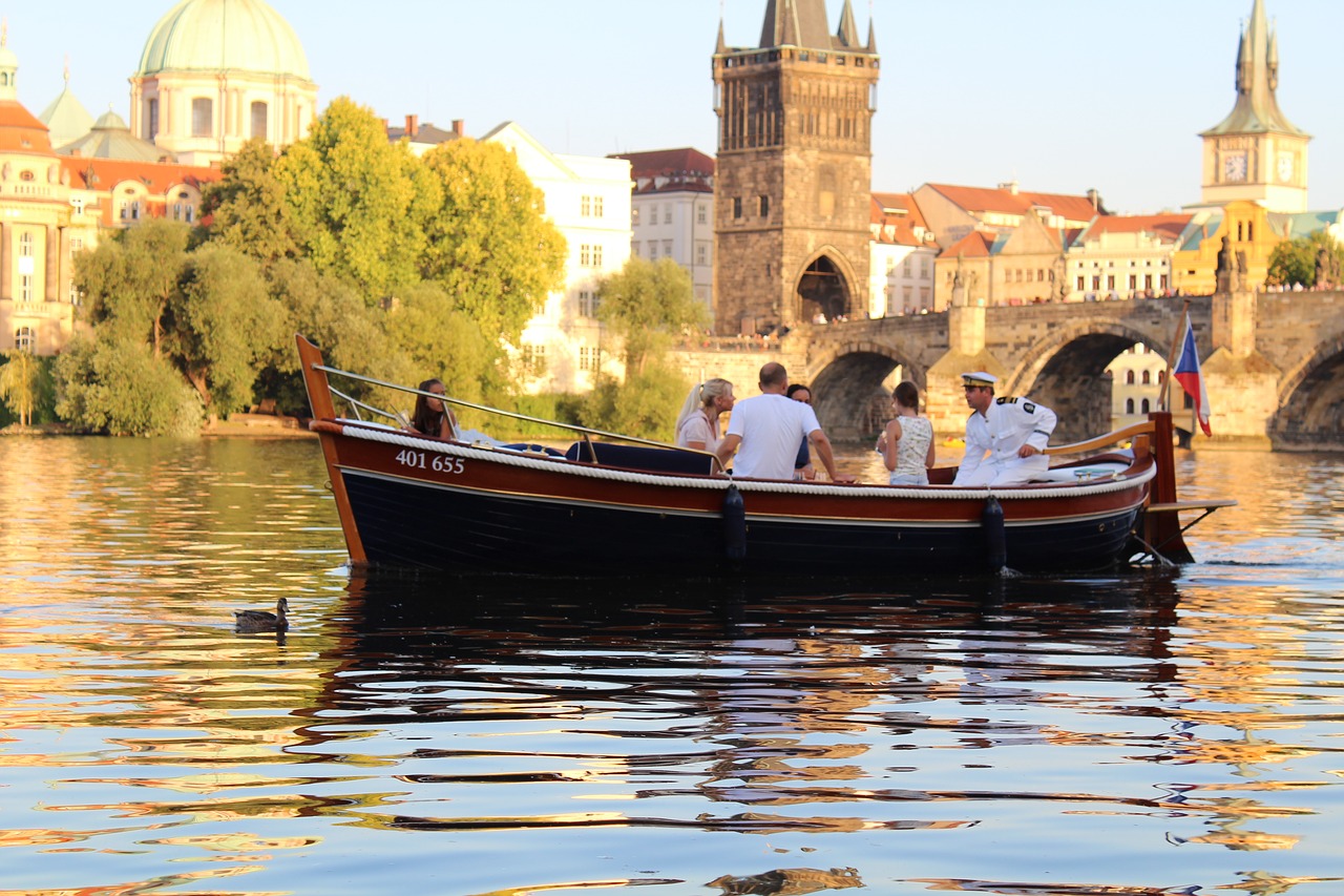 Image - prague river rowboat romance