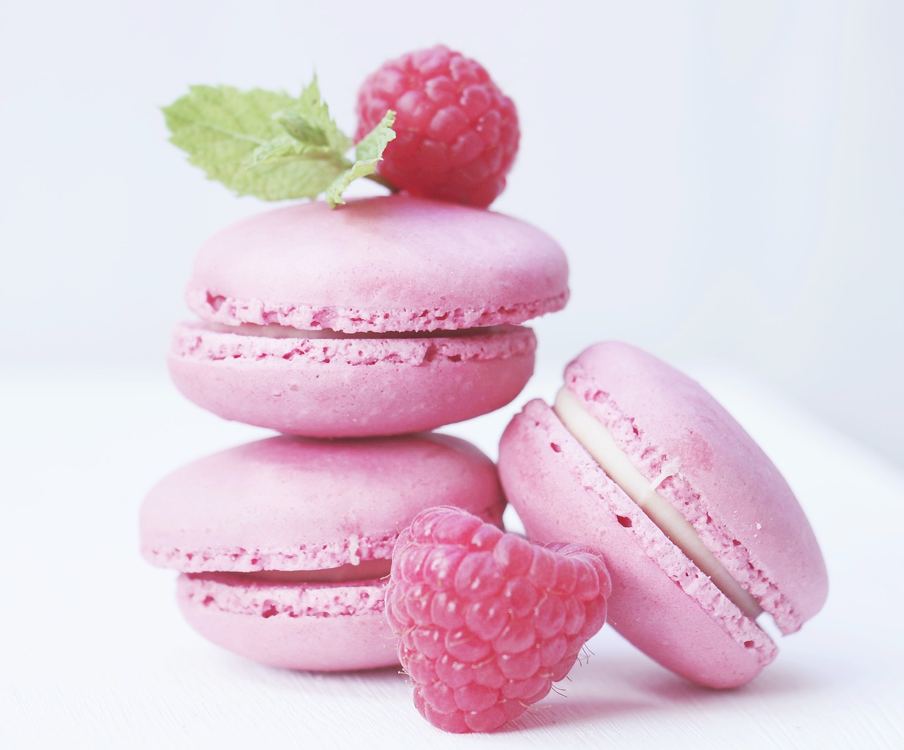 Image - macarons raspberries mint pastries
