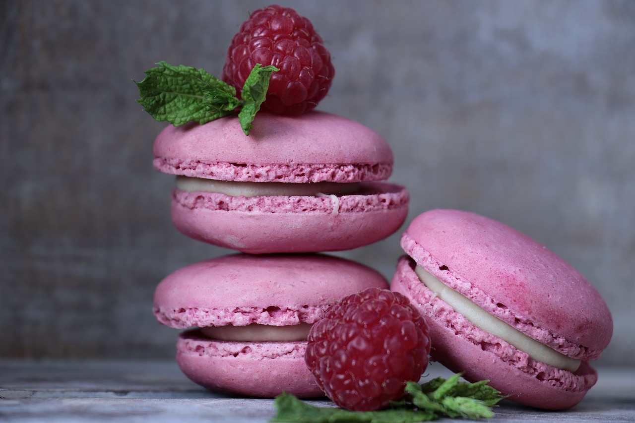 Image - macarons raspberries mint pastries