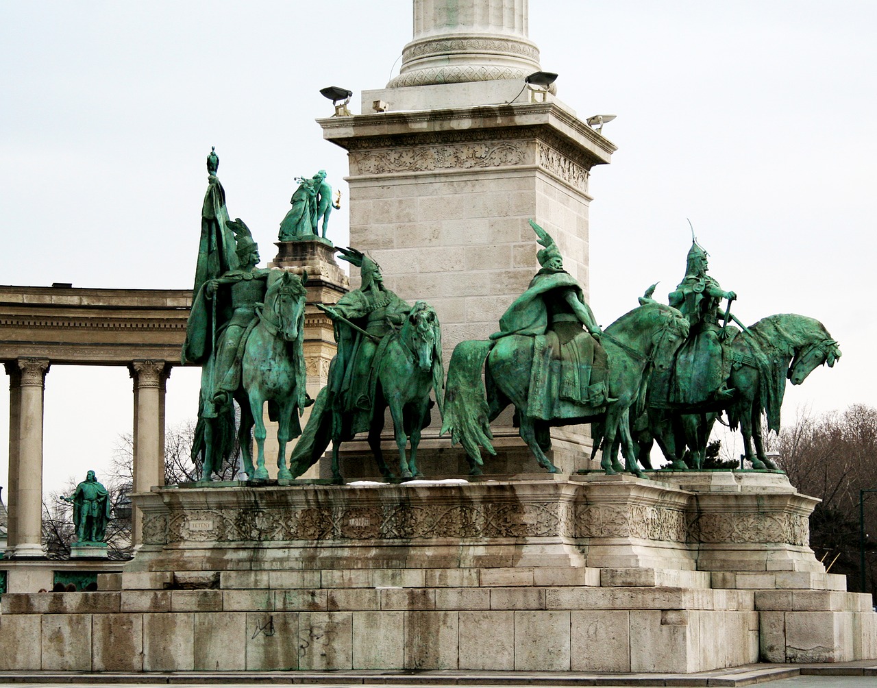 Image - budapest hungary heroes square