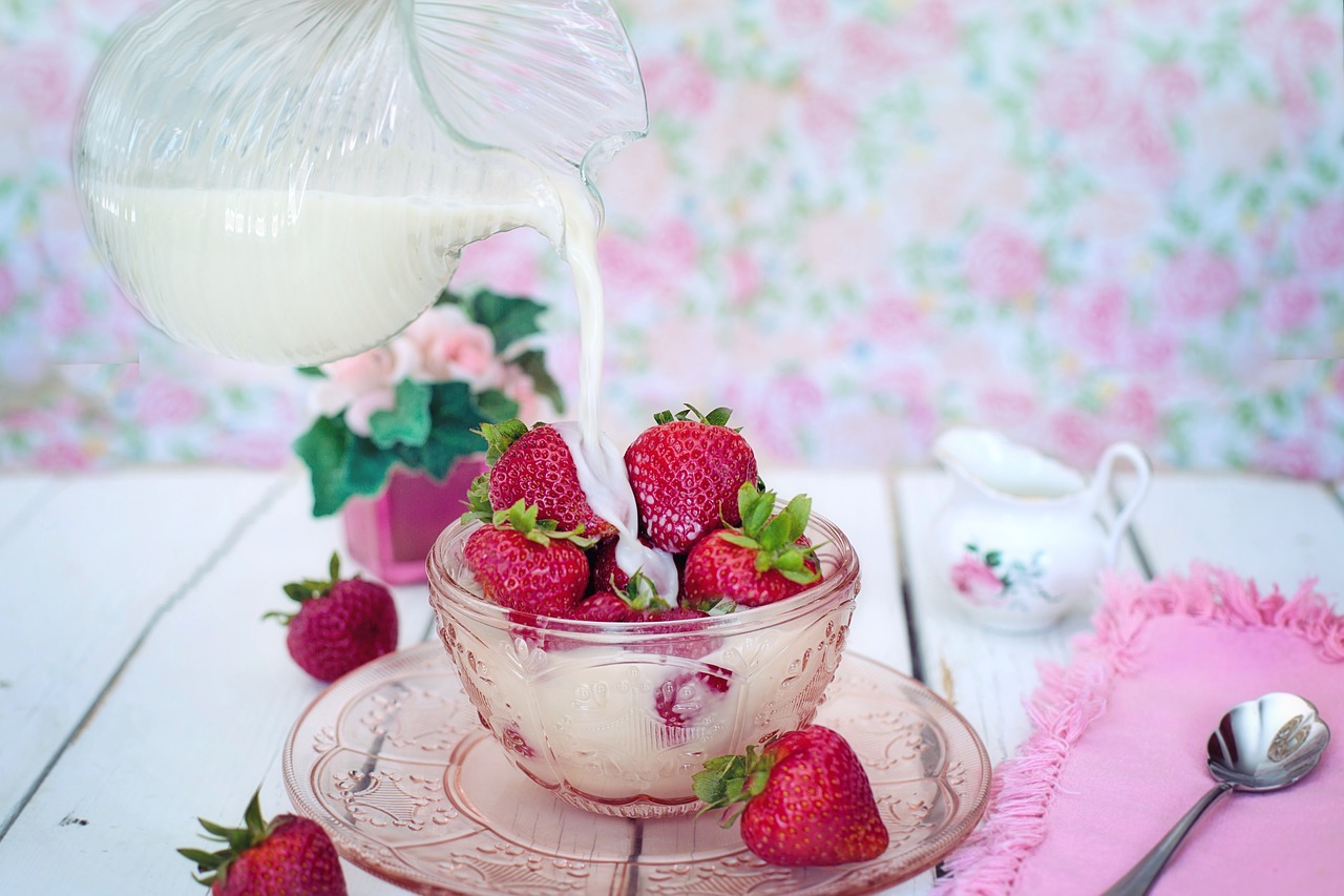 Image - strawberries cream milk pouring