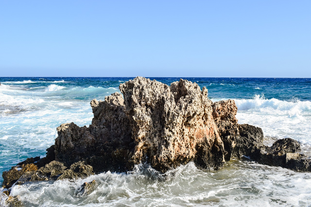 Image - rock sea waves isolation scenery