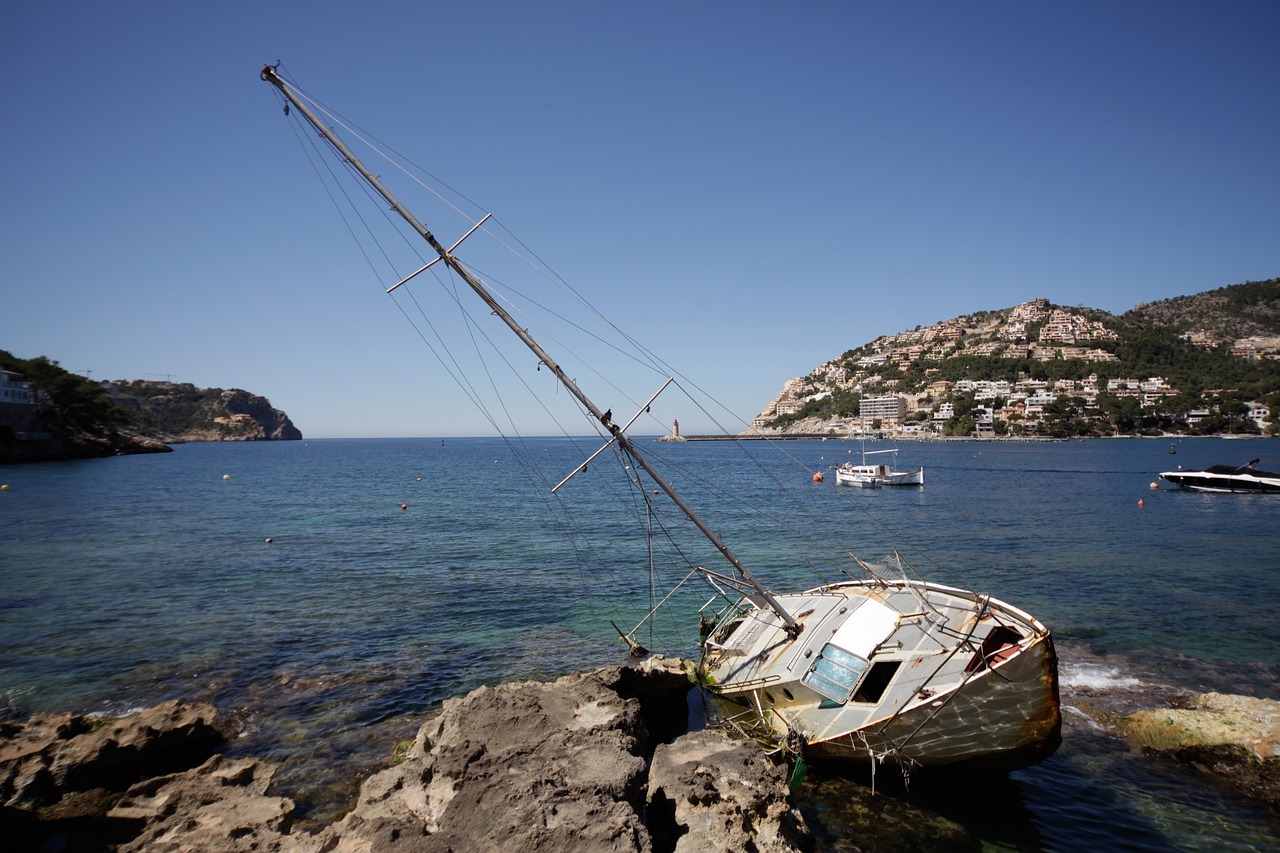 Image - sailing boat wreck mallorca port