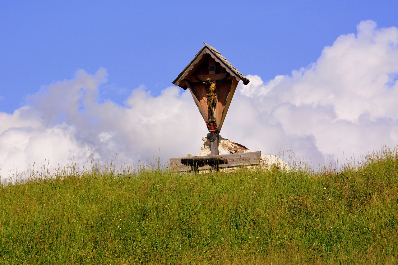 Image - cross prato grass sky clouds