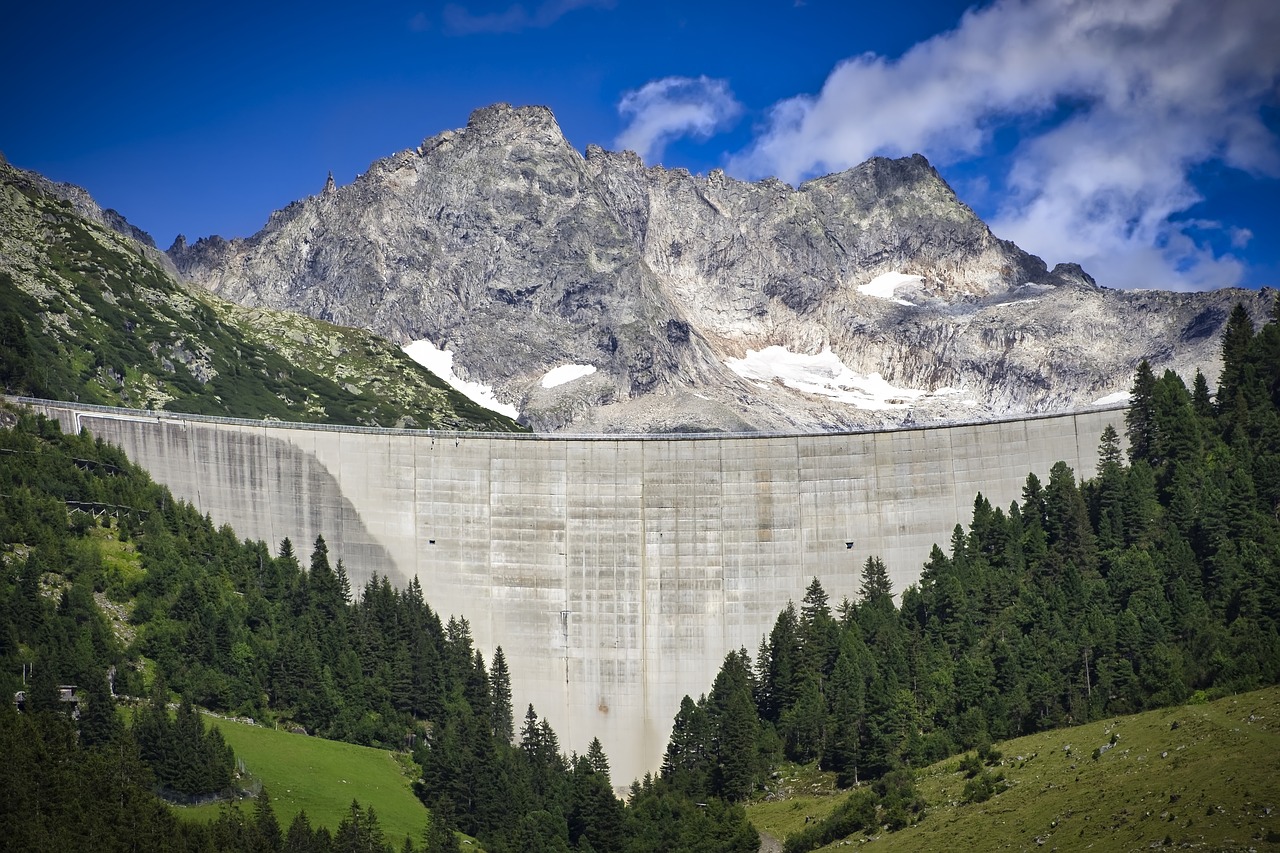 Image - dam end of the valley mountains