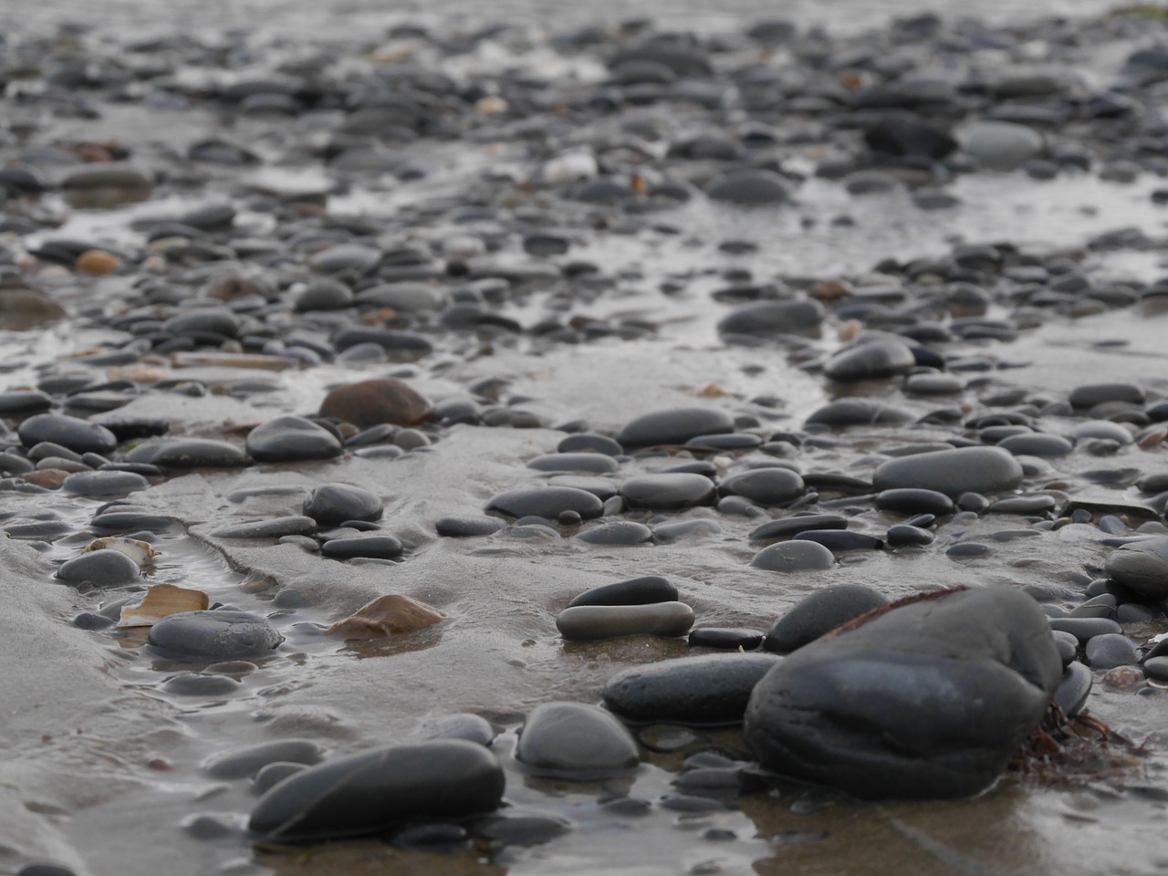 Image - wales beach stones sand water