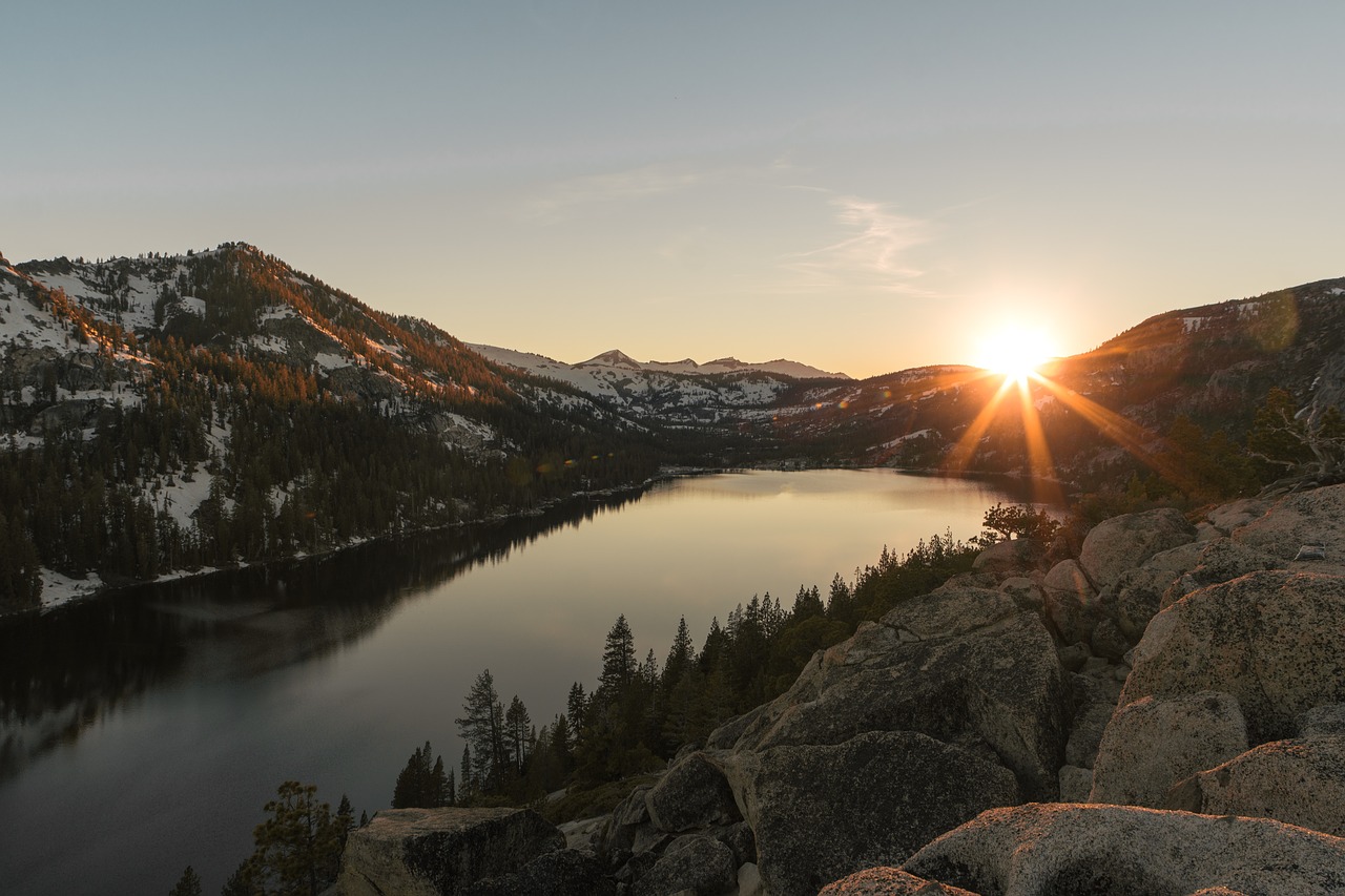 Image - mountain highland cloud sky summit