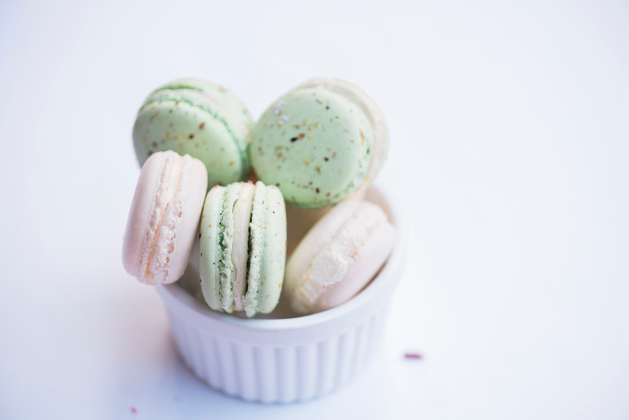 Image - pastel macaroon food cookie