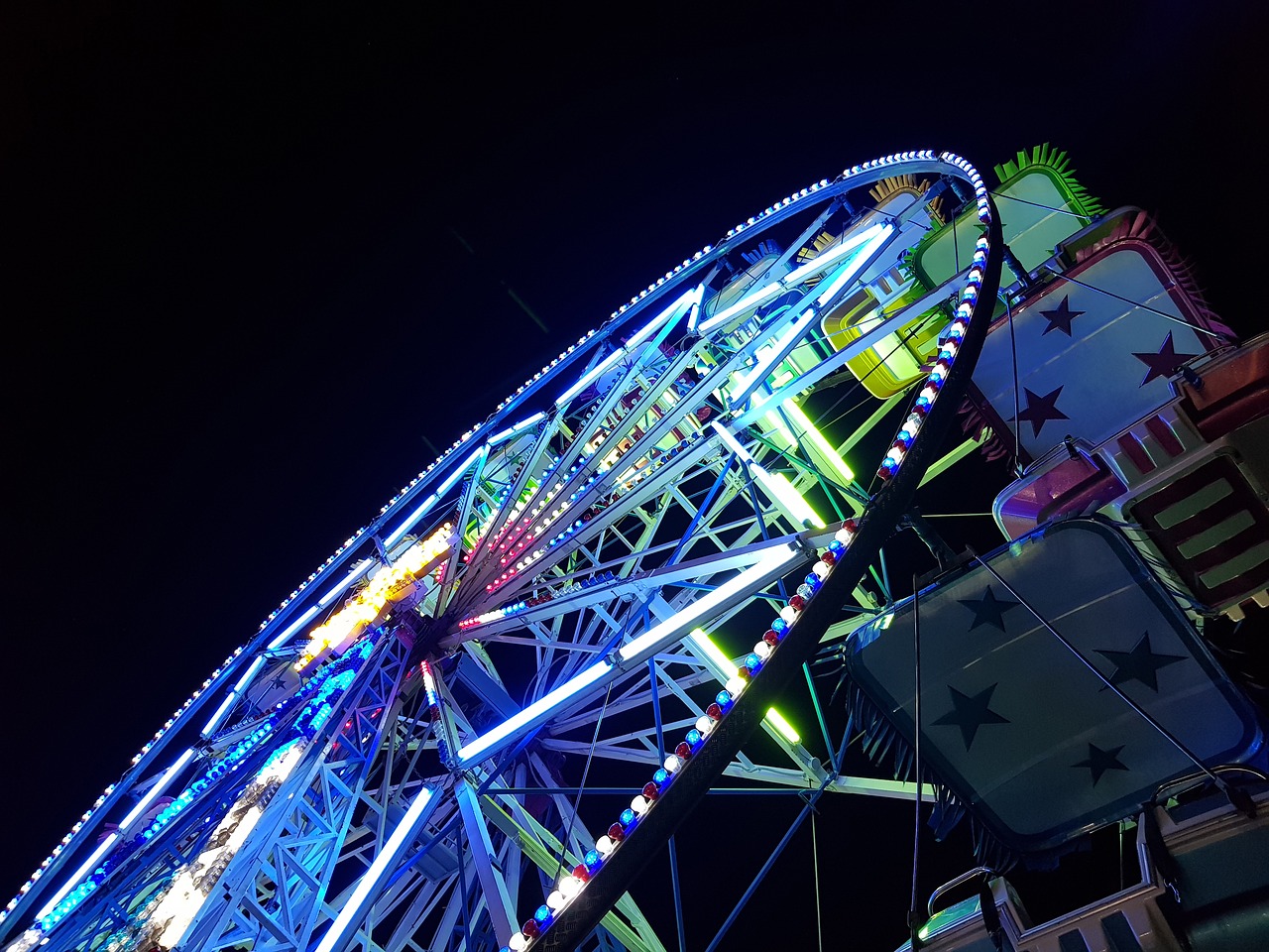 Image - dark night amusement park rides
