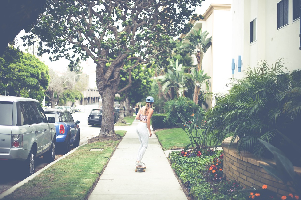 Image - people girl skateboarding adventure