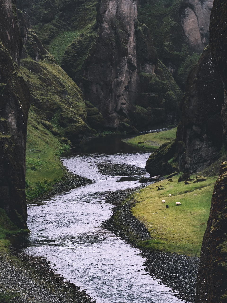 Image - rocks river water green grass