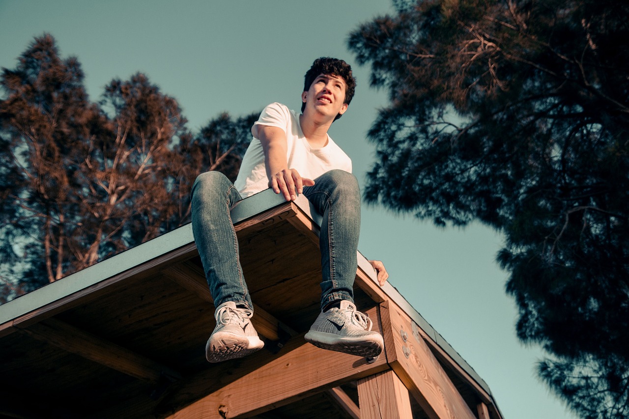 Image - people man guy millennials roof