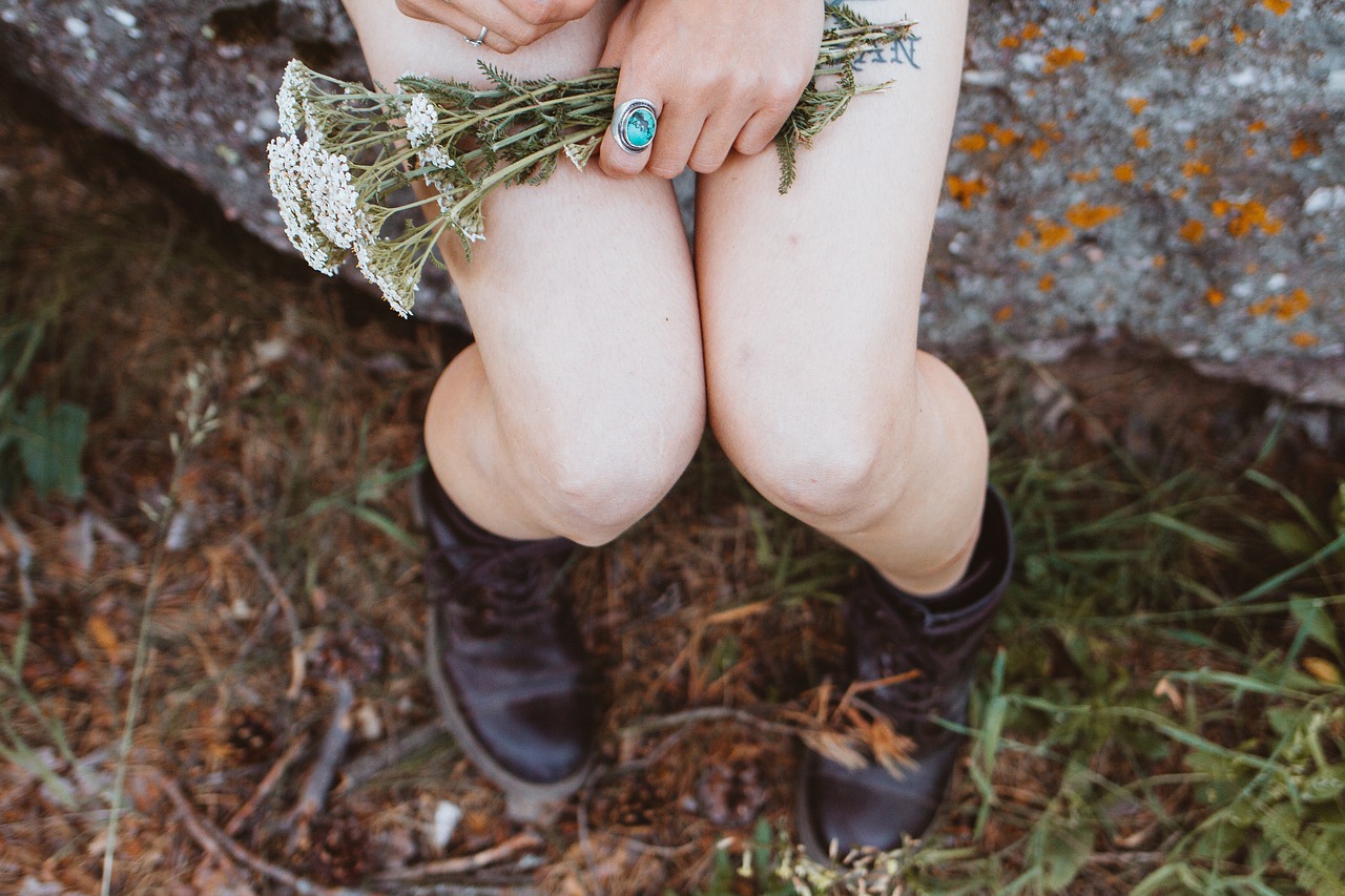 Image - people girl legs thigh flower
