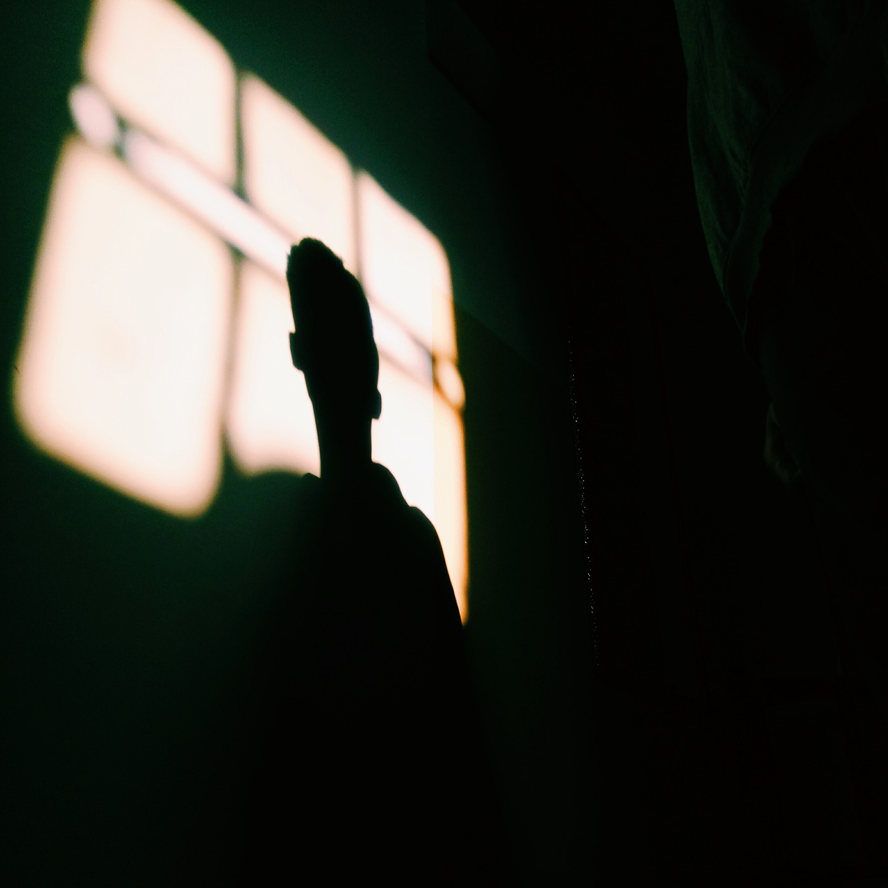 Image - dark room people silhouette man