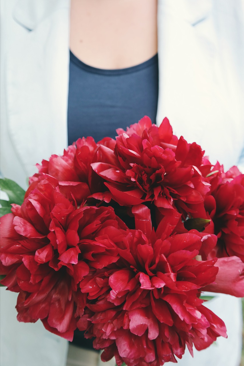 Image - people woman chest red flower