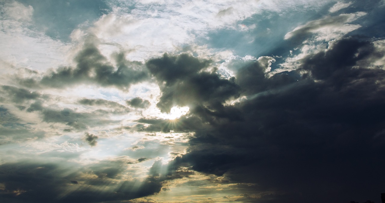 Image - sunlight sunshine dark clouds