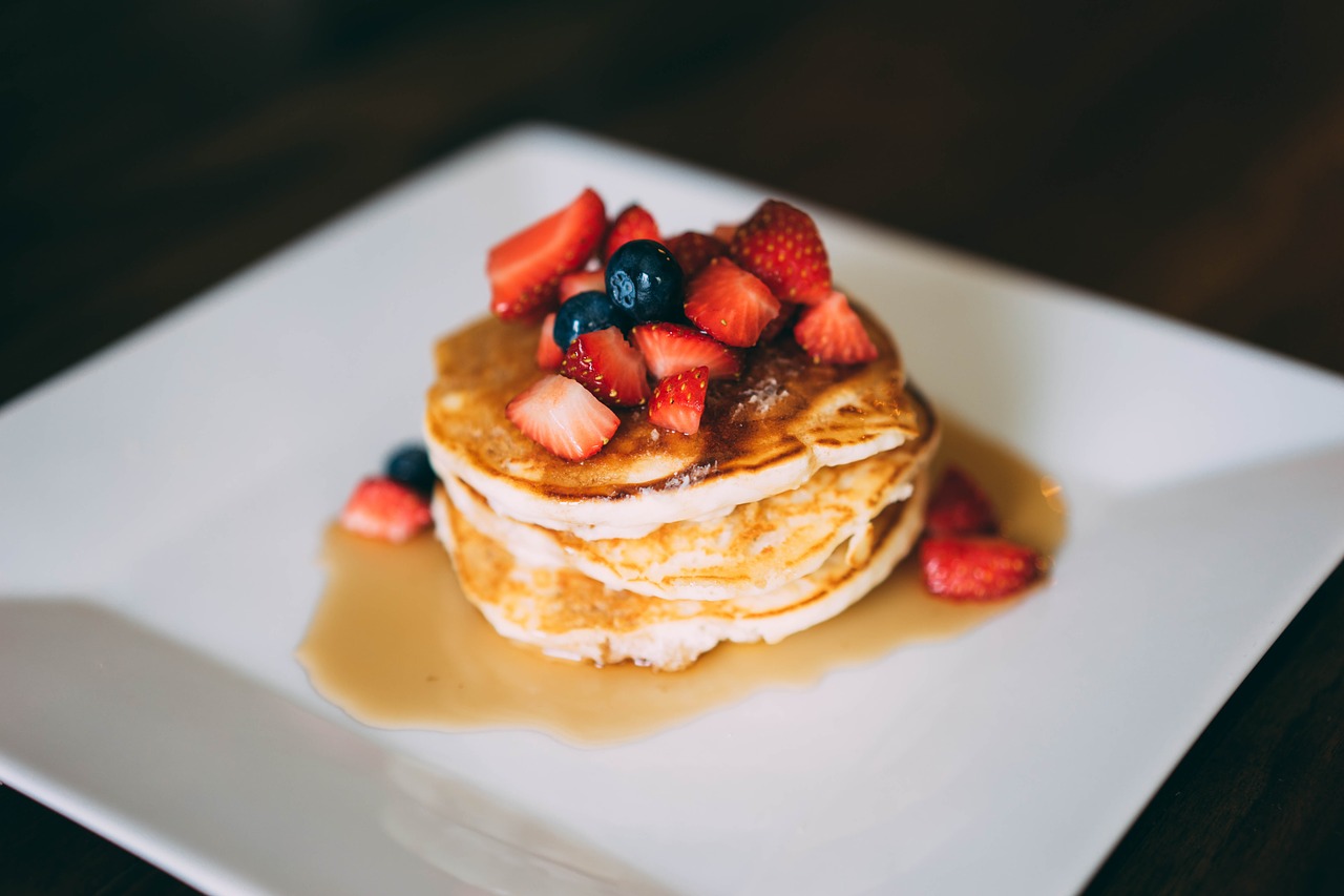 Image - strawberry pancake fruit syrup