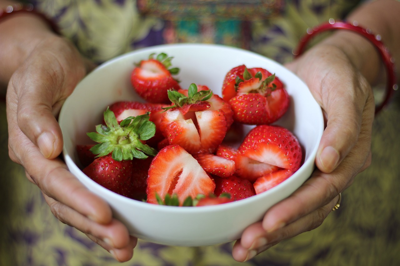 Image - strawberry fruits healthy food