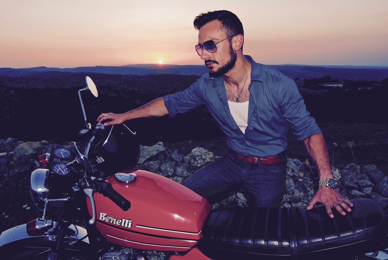 Image - biker benelli 750 six moto