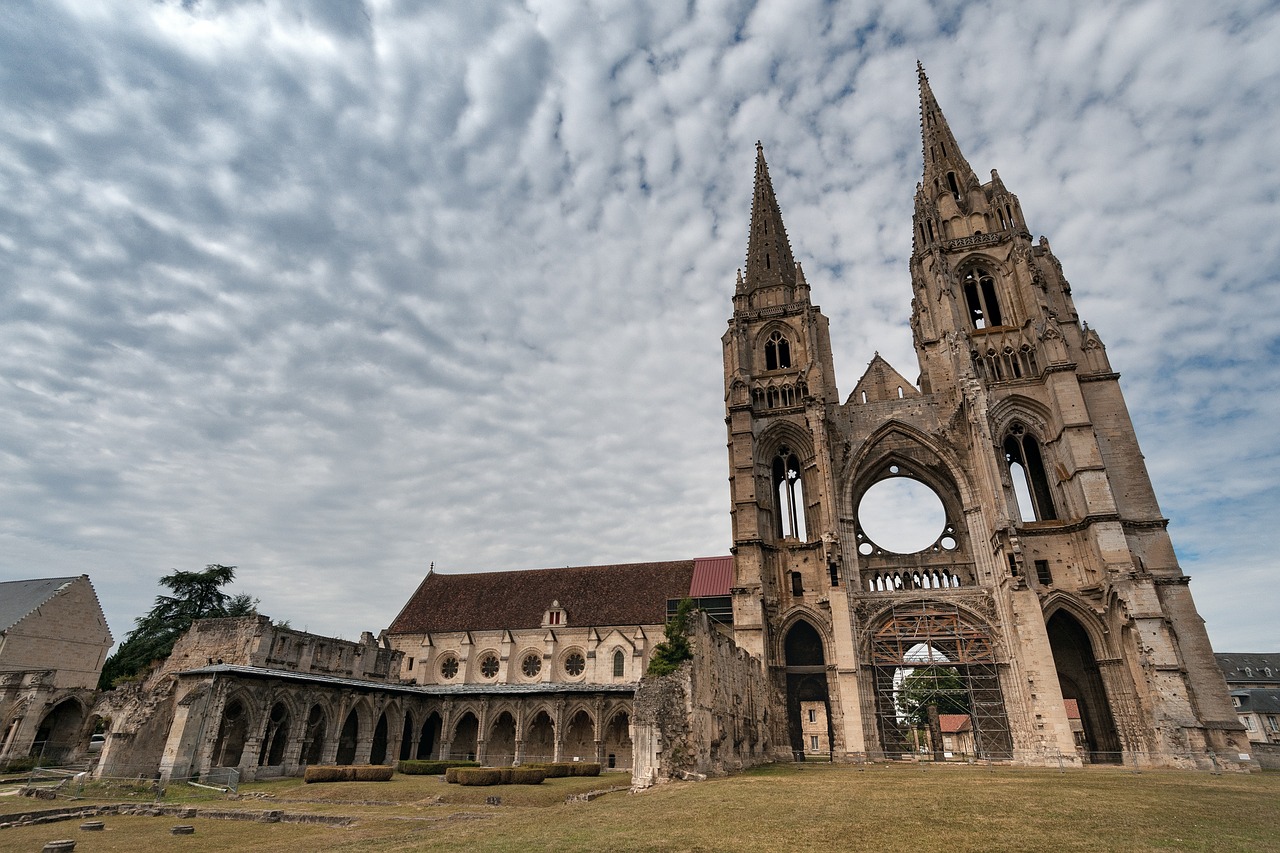 Image - leave cathedral church soissons