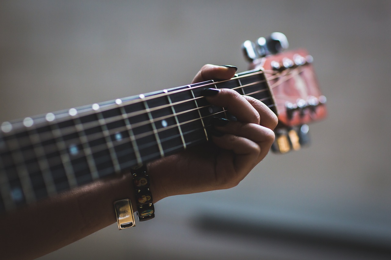 Image - people woman hand manicure guitar