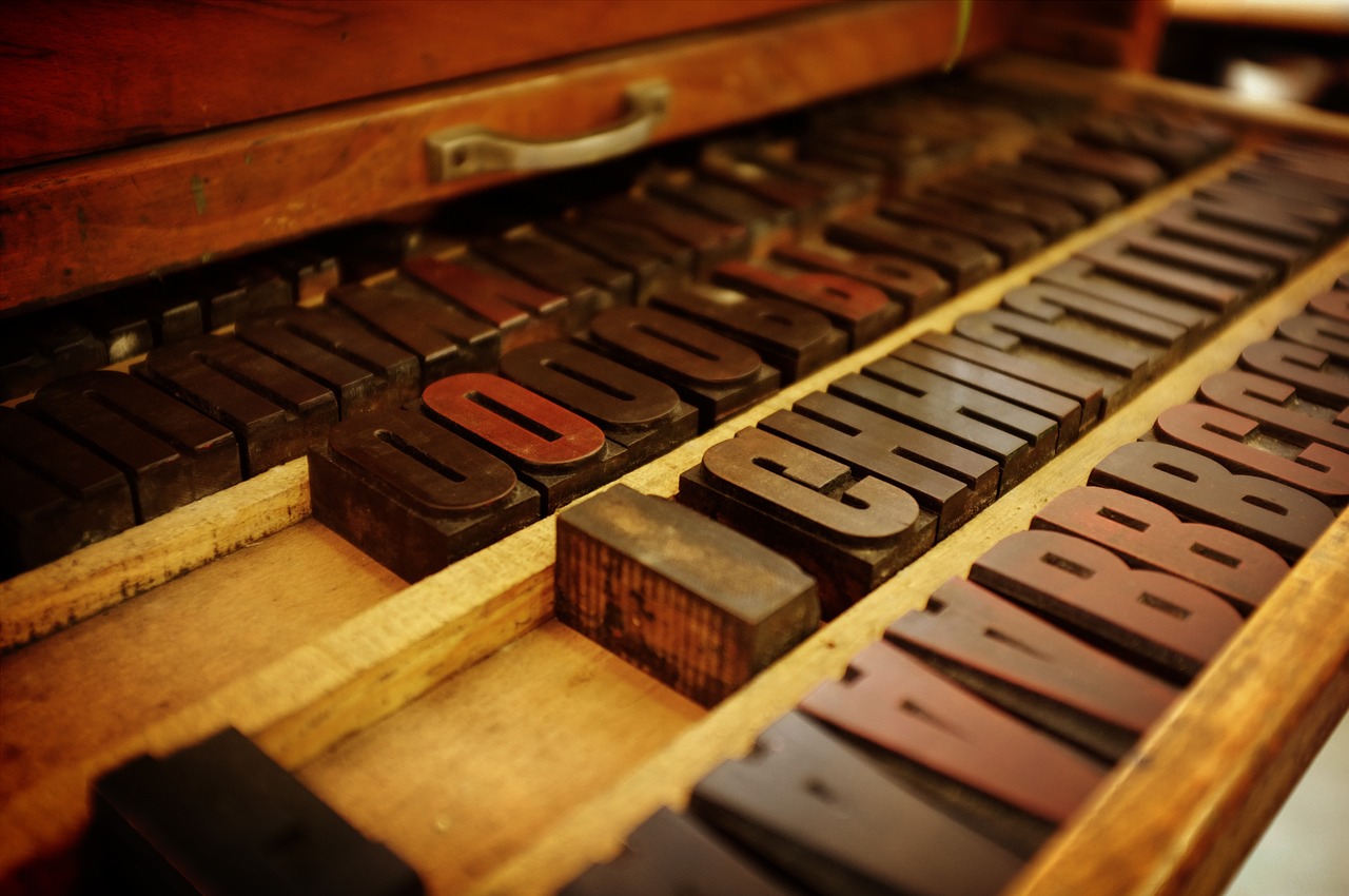 Image - letters art design woods table