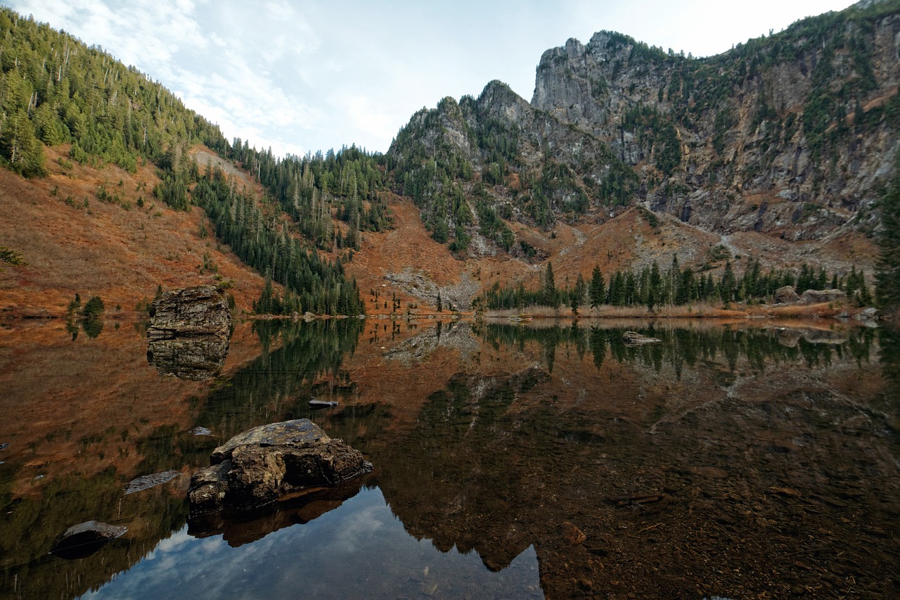 Image - mountain highland cloud sky summit